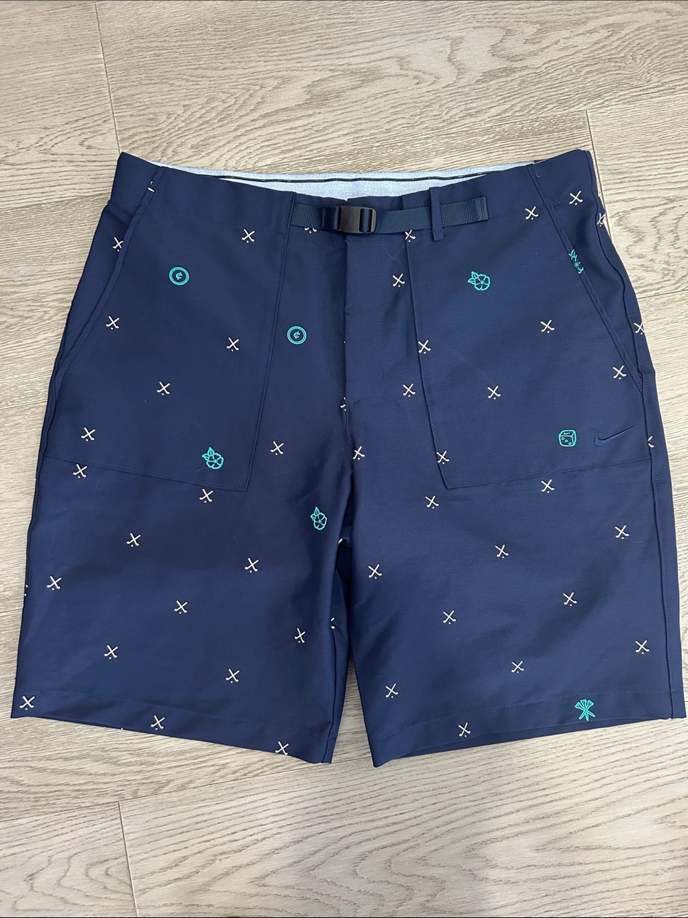 Men’s Nike Golf Short - Picture 2 of 3